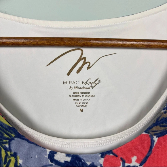 Miraclebody by Miraclesuit Floral Tunic Shapewear Top Size M - Picture 5 of 6